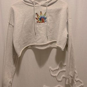 Rue21 Vibes Hemp Leaf White Cropped Hoodie.